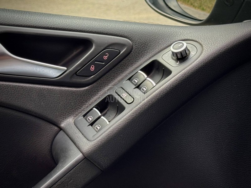 Volkswagen Golf 6 GTI DSG DCC ŠIB 2.0