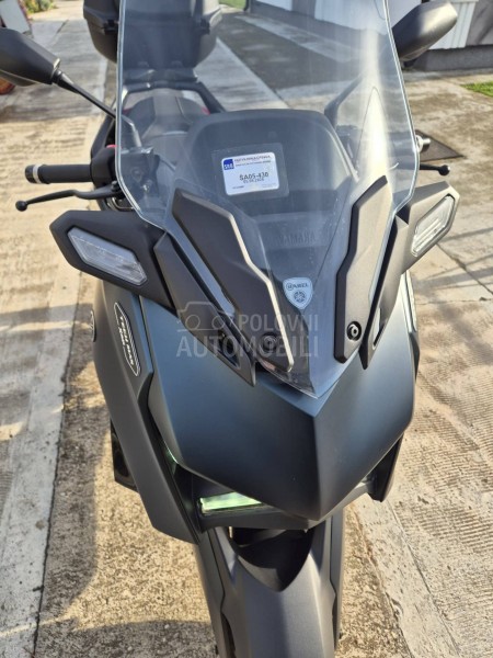 Yamaha X MAX TECH 300