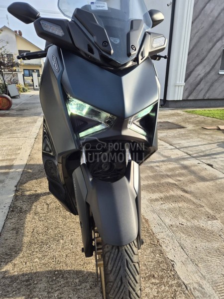 Yamaha X MAX TECH 300
