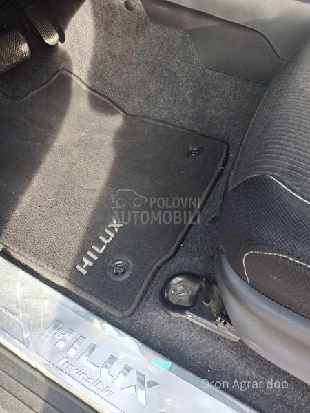 Toyota Hilux Invincible