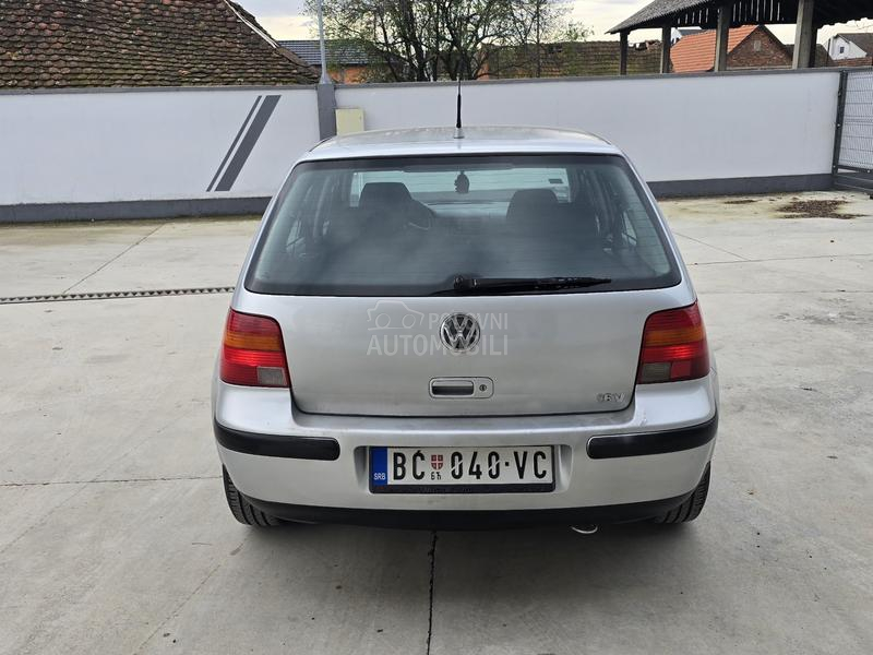Volkswagen Golf 4 1.6 B