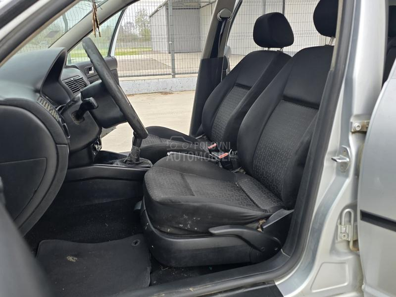 Volkswagen Golf 4 1.6 B