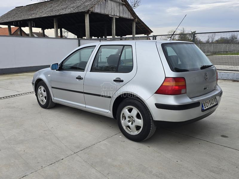 Volkswagen Golf 4 1.6 B