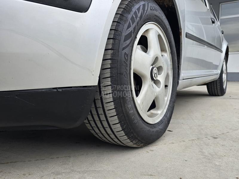 Volkswagen Golf 4 1.6 B