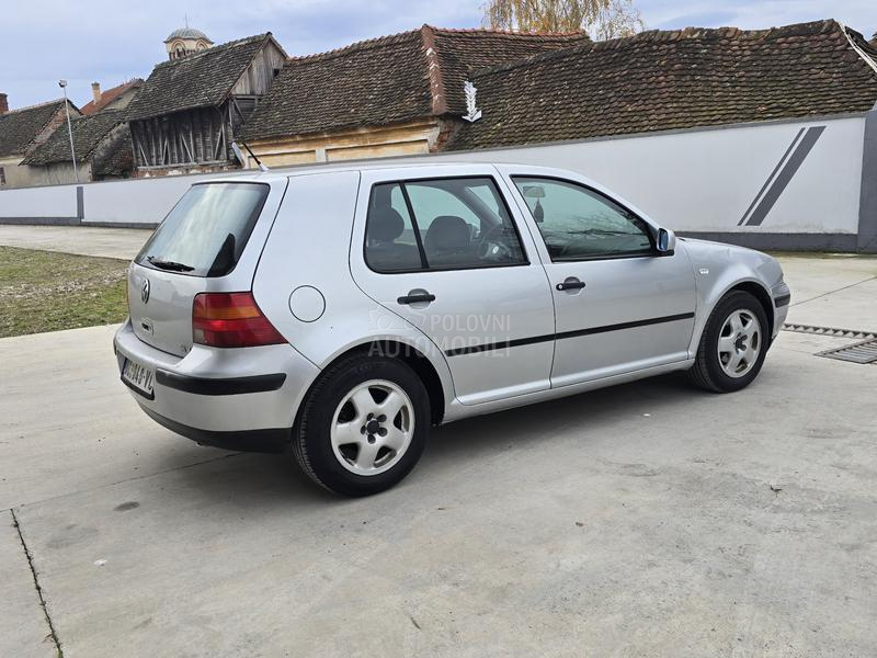 Volkswagen Golf 4 1.6 B