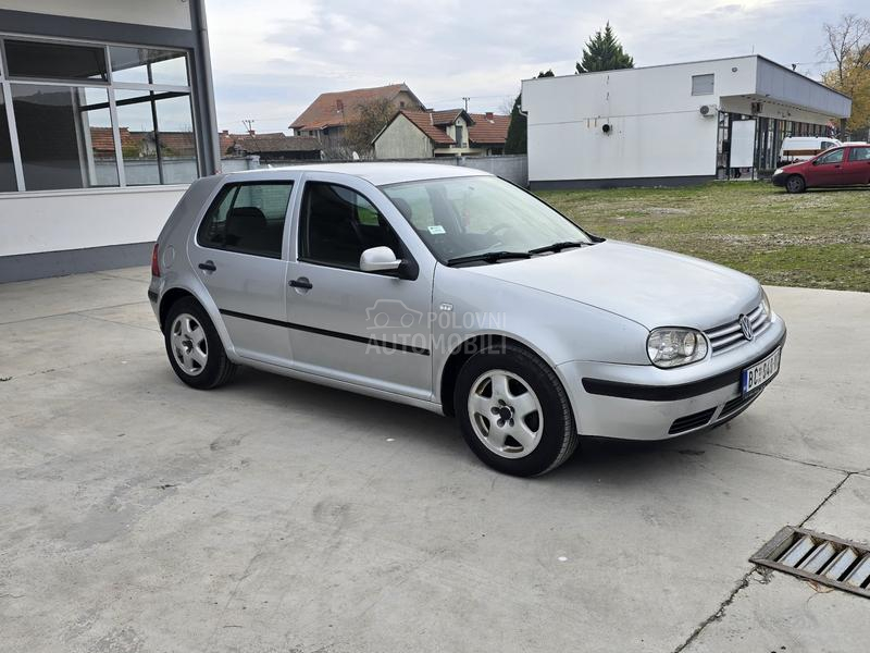 Volkswagen Golf 4 1.6 B