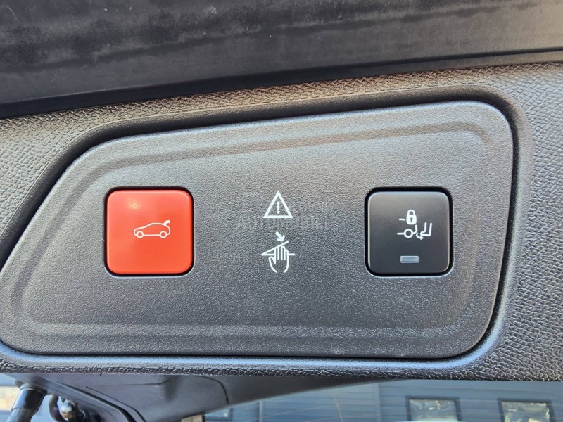 Peugeot 3008 1.5HDI ALLURE