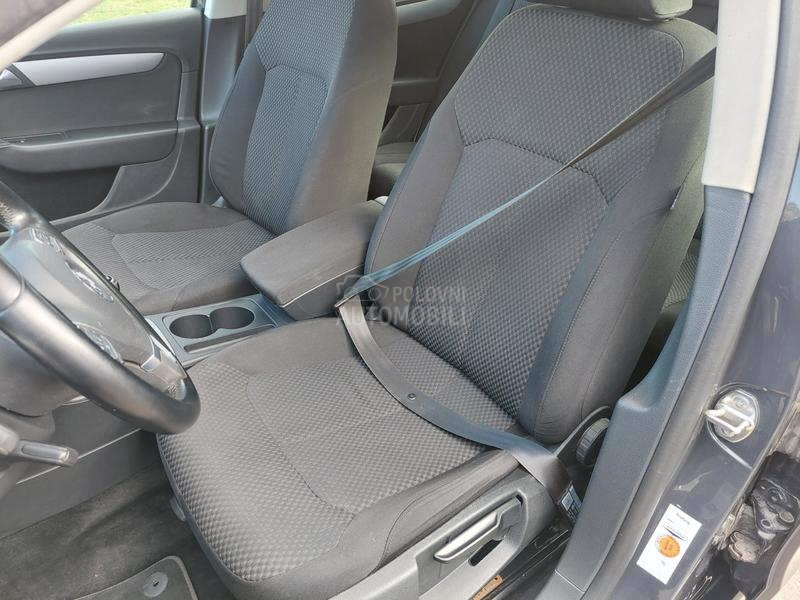 Volkswagen Passat B7 2.0tdi HIGH LINE