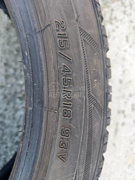 Falken 215/45 R18 Zimska