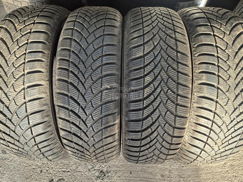 Semperit 215/65 R17 Zimska