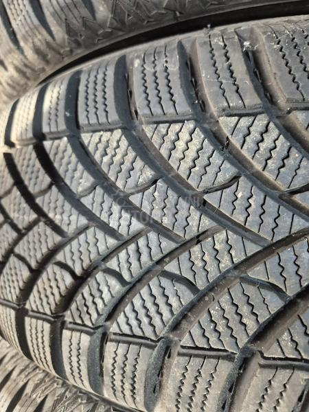 Semperit 215/65 R17 Zimska