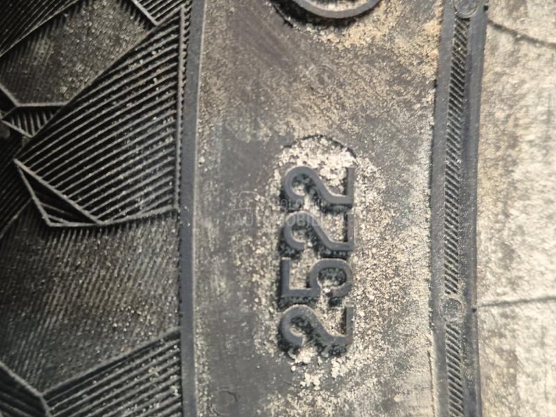 Semperit 215/65 R17 Zimska