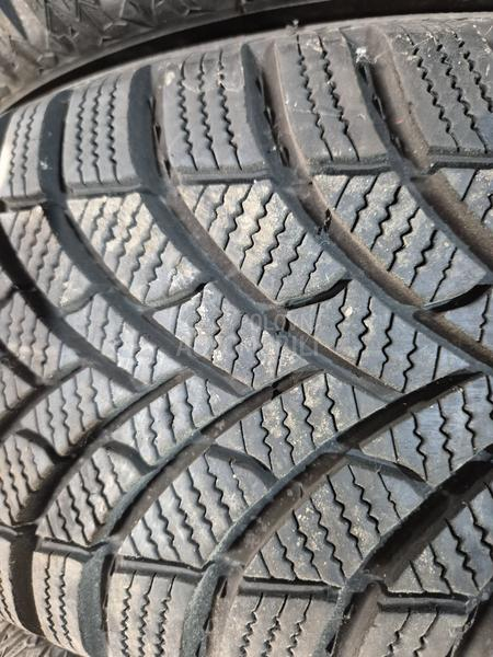 Semperit 215/65 R17 Zimska