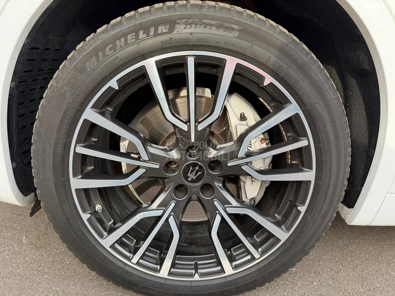 Maserati Grecale GT Hybrid 300hp