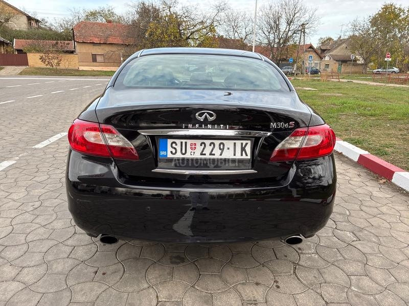 Infiniti M30 D S