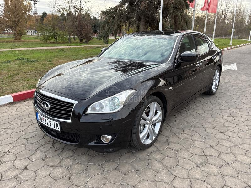 Infiniti M30 D S