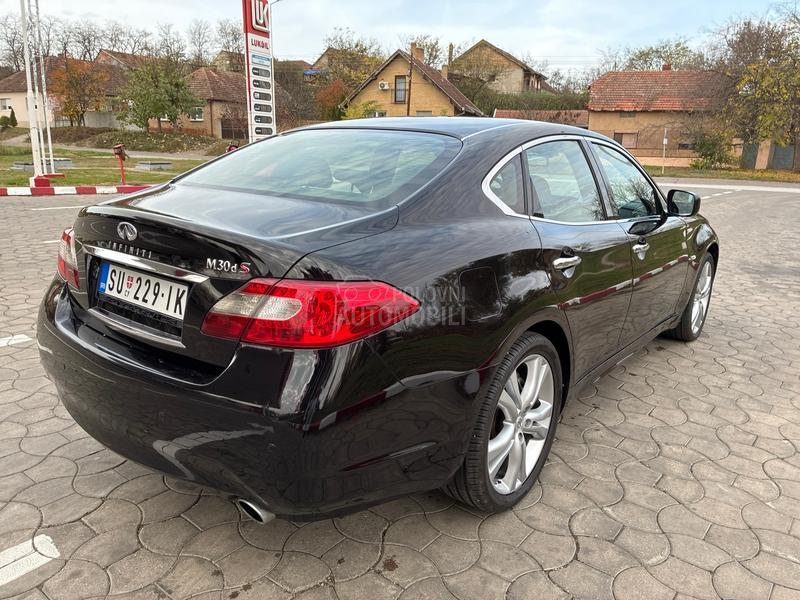 Infiniti M30 D S