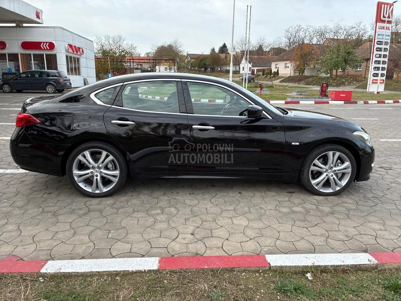 Infiniti M30 D S