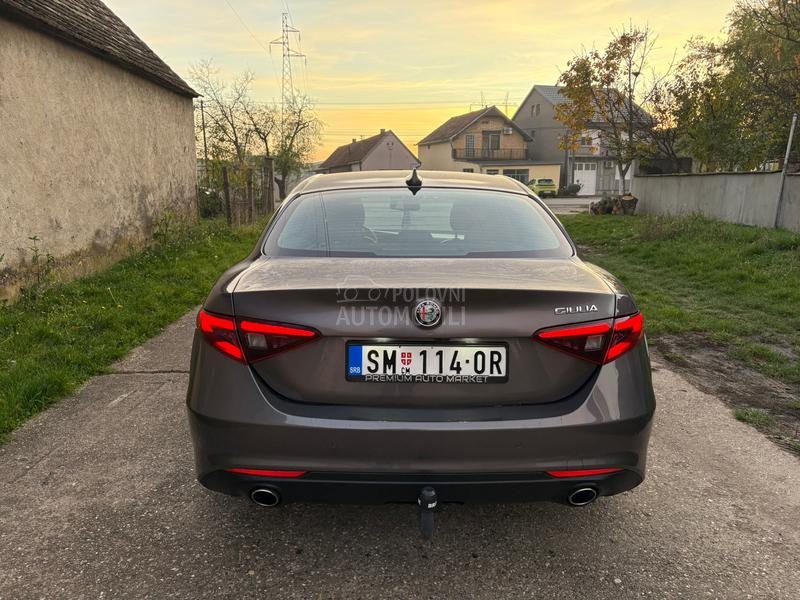 Alfa Romeo Giulia 