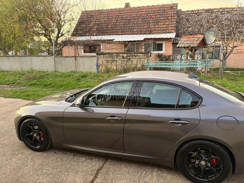 Alfa Romeo Giulia 