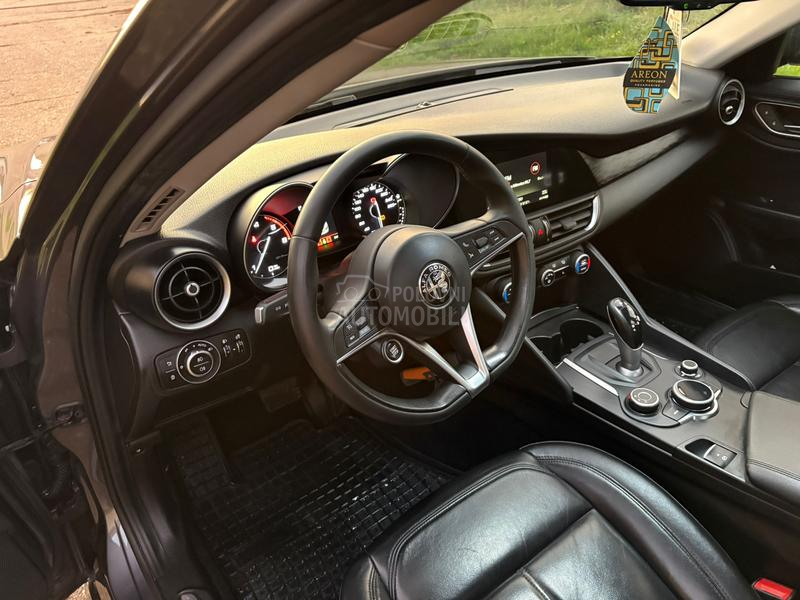 Alfa Romeo Giulia 