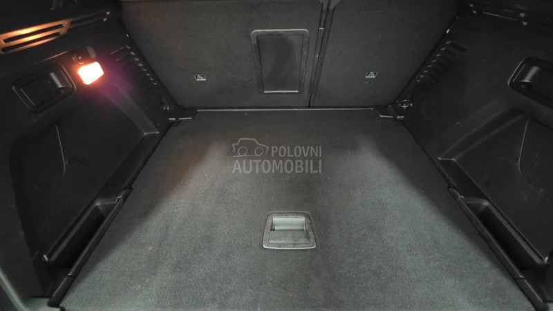 Peugeot 3008 1.2i Executive