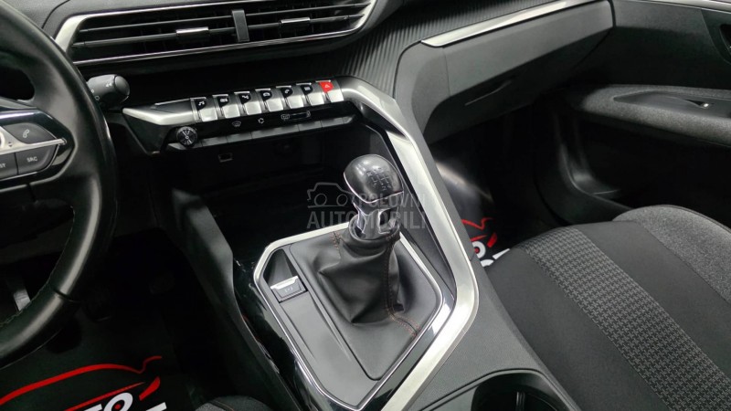 Peugeot 3008 1.2i Executive