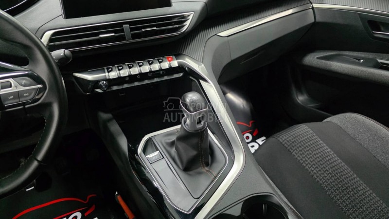 Peugeot 3008 1.2i Executive