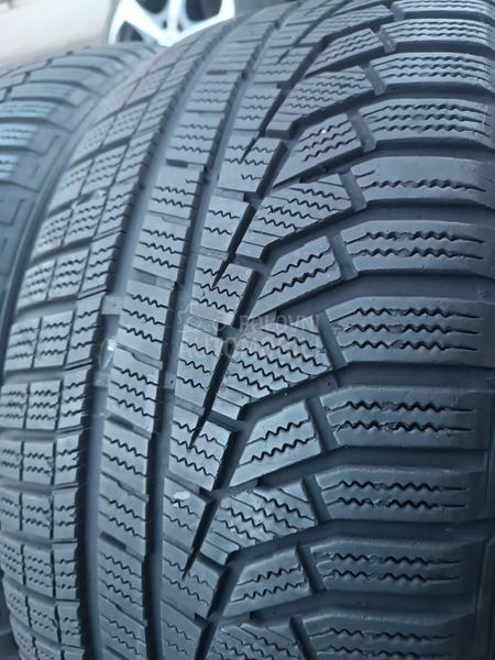 Hankook 225/50 R17 Zimska