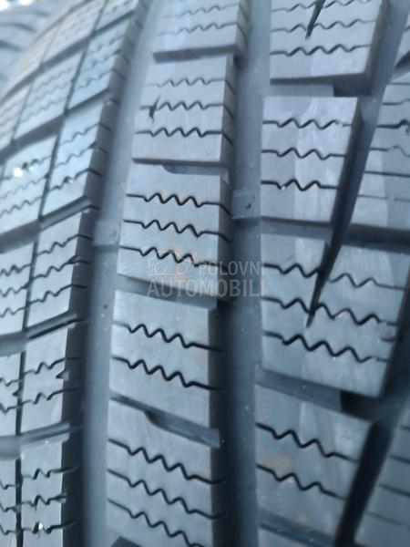 Hankook 225/50 R17 Zimska