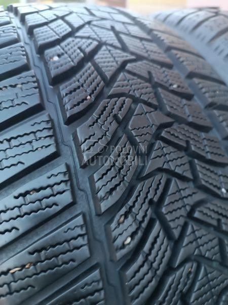 Dunlop 235/45 R18 Zimska