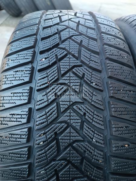 Dunlop 235/45 R18 Zimska
