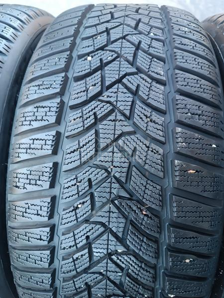 Dunlop 235/45 R18 Zimska