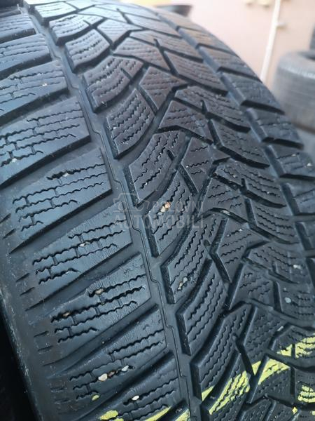 Dunlop 235/45 R18 Zimska