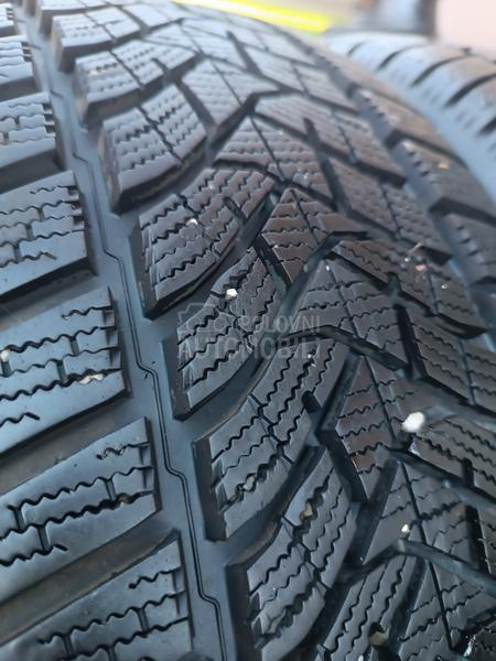 Dunlop 235/45 R18 Zimska