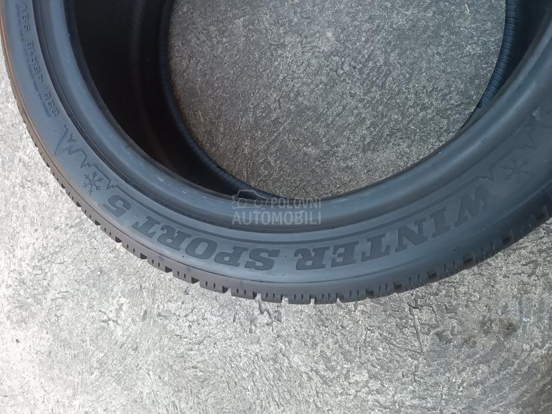 Dunlop 235/45 R18 Zimska