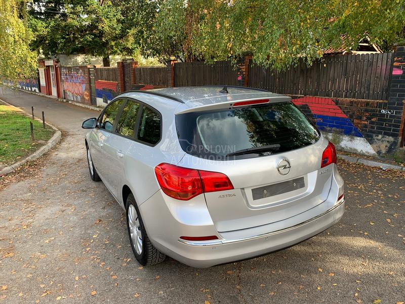 Opel Astra J 1.6cdti sport tourer