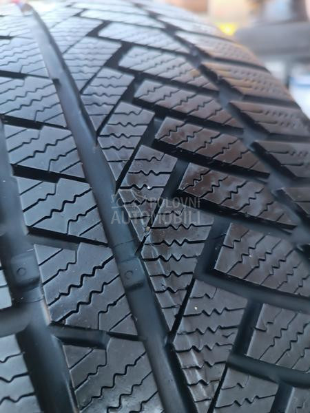 Continental 225/45 R18 Zimska