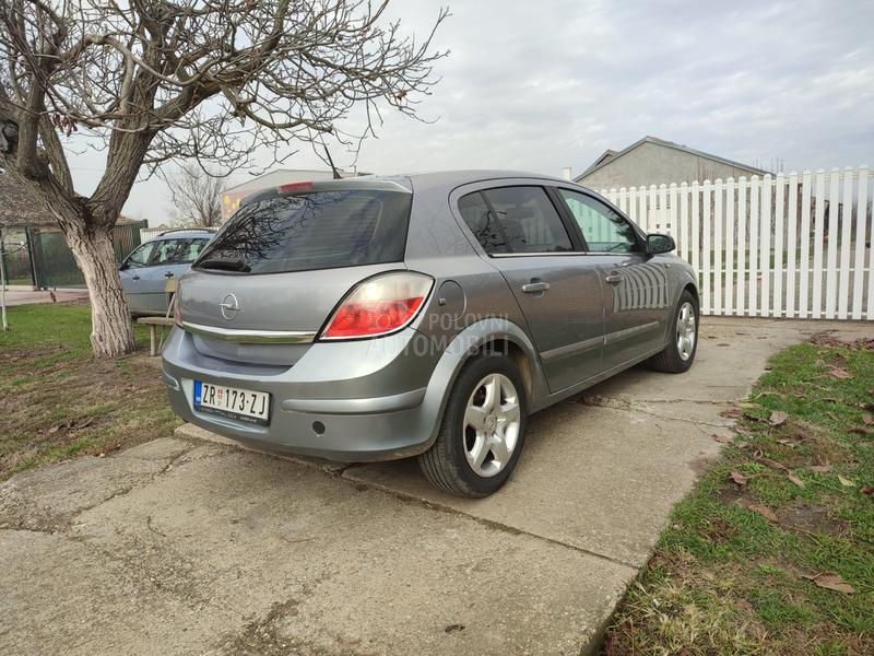 Opel Astra H Cosmo-Sport