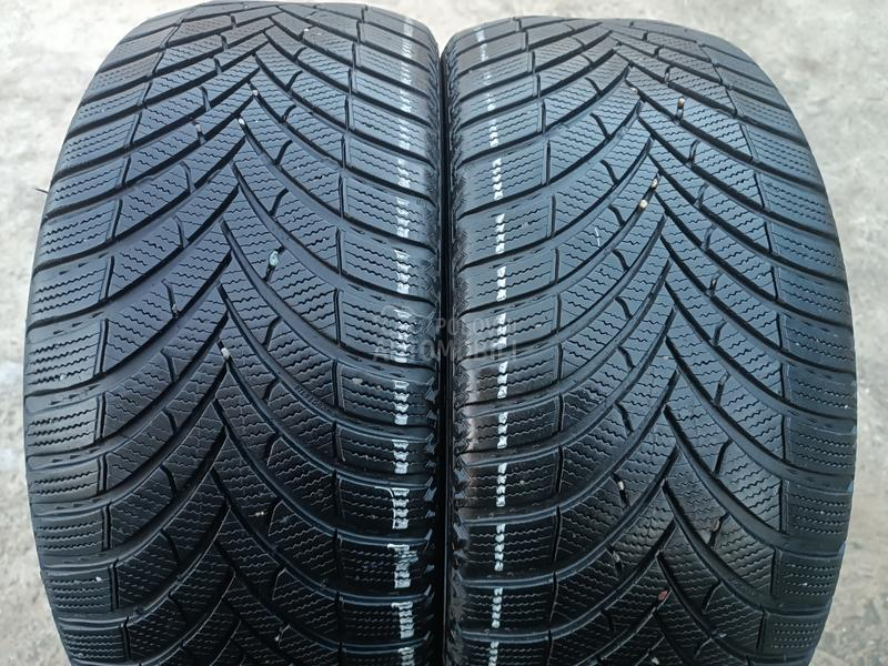 Semperit 245/45 R18 Zimska