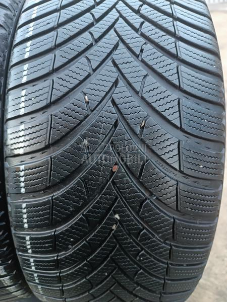 Semperit 245/45 R18 Zimska
