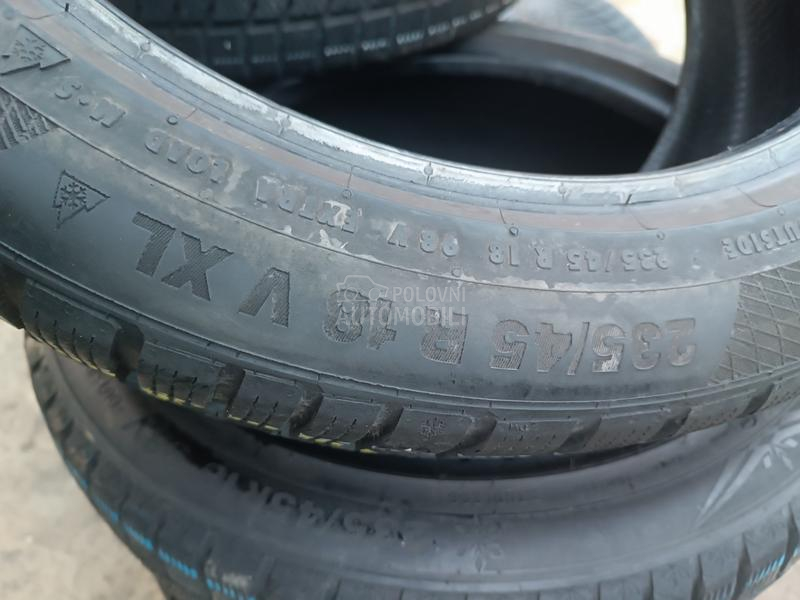 Continental 235/45 R18 Zimska