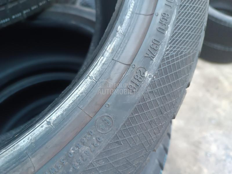 Continental 235/45 R18 Zimska