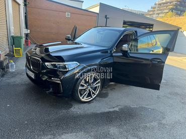 BMW X5 M50i