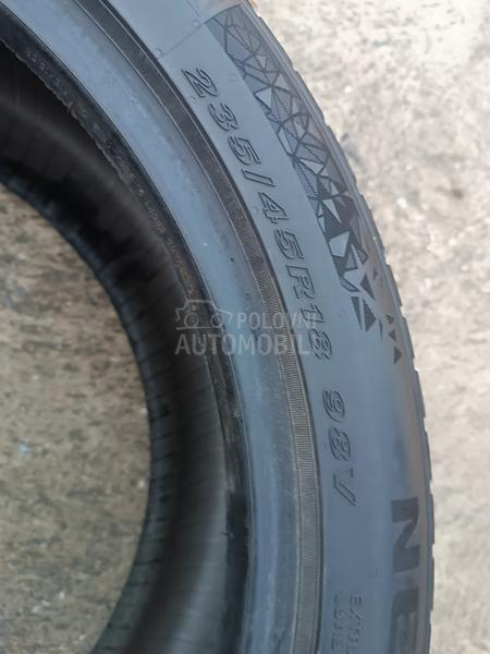Nexen 235/45 R18 Zimska