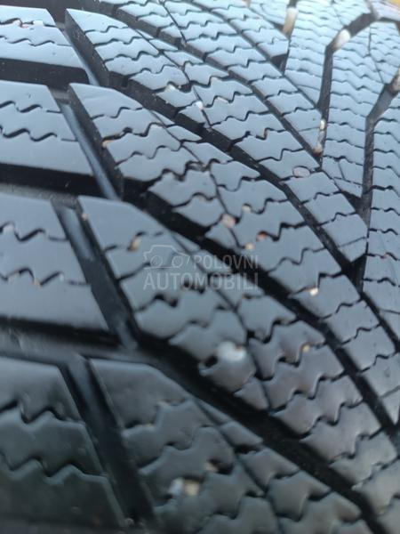 Nexen 235/45 R18 Zimska