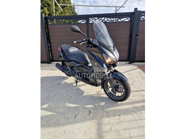 Yamaha X MAX 250