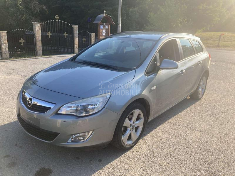 Opel Astra J 