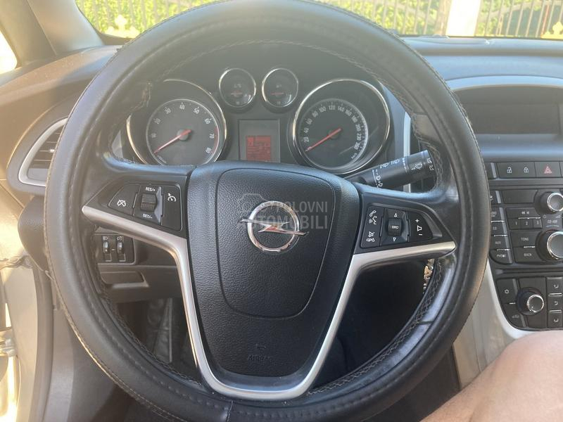 Opel Astra J 