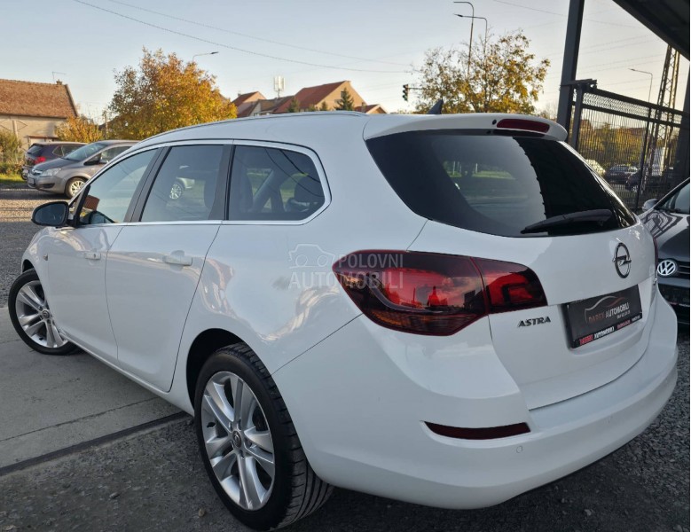 Opel Astra J 1.7 CDTI N.A.V.I